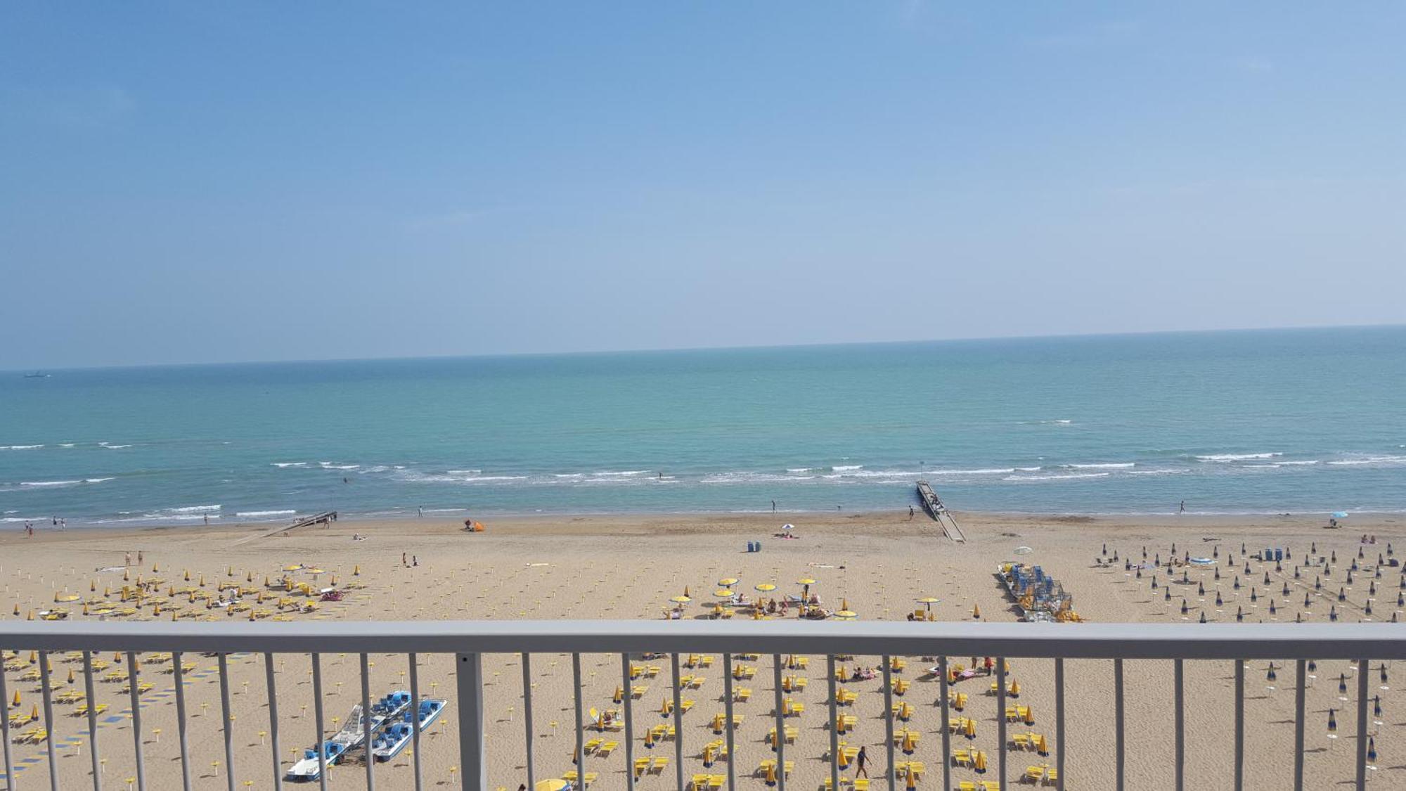 Residence Centro Commerciale - Walterigato Apartments Solo Per Famiglie Lido di Jesolo Exterior foto